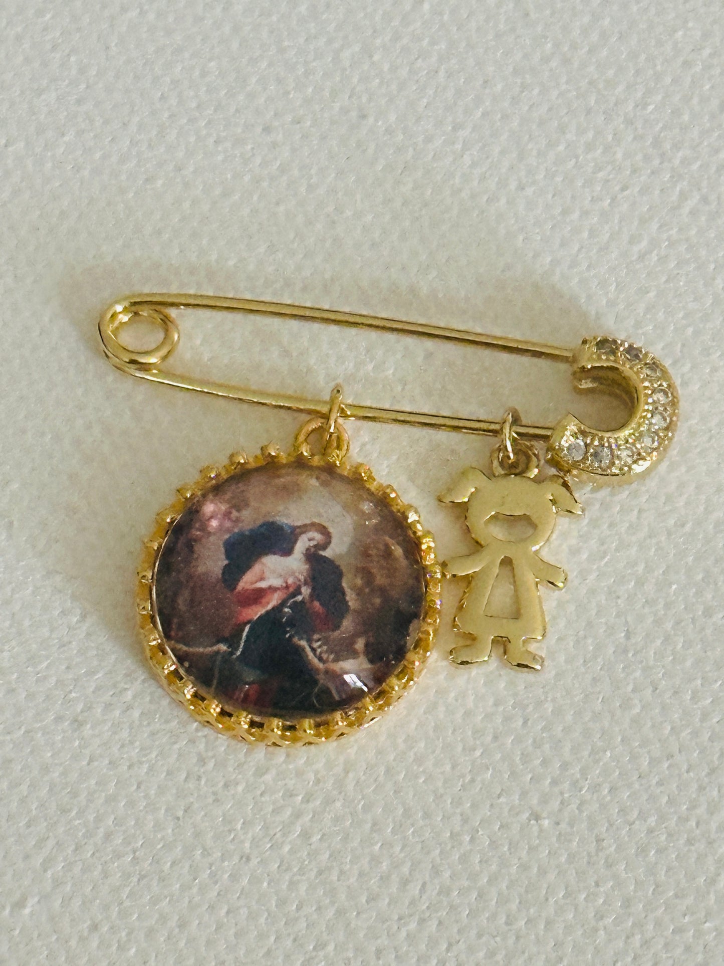 Pin Virgen Desatanudos