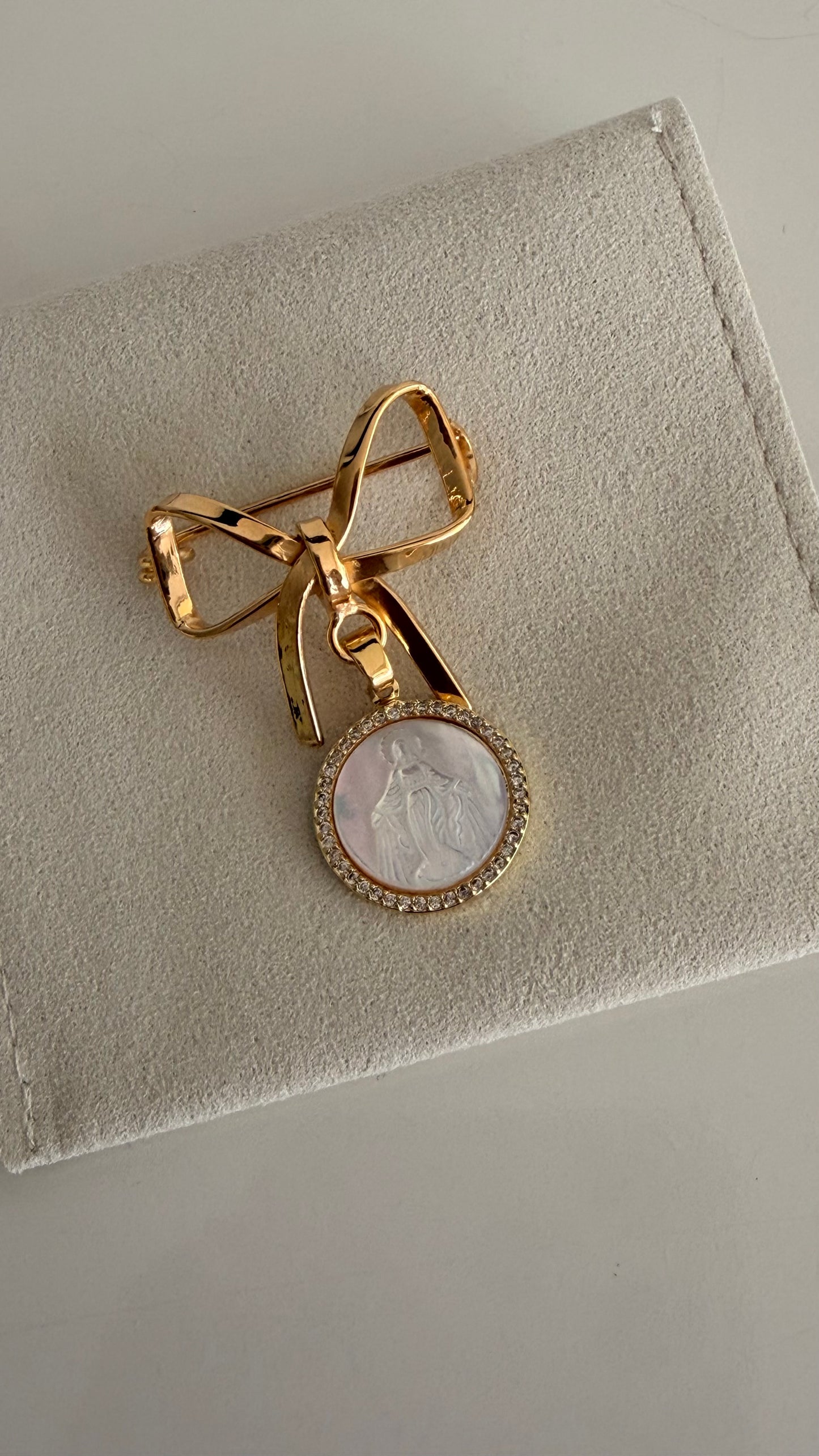 Lazo Virgen Milagrosa Zirconia