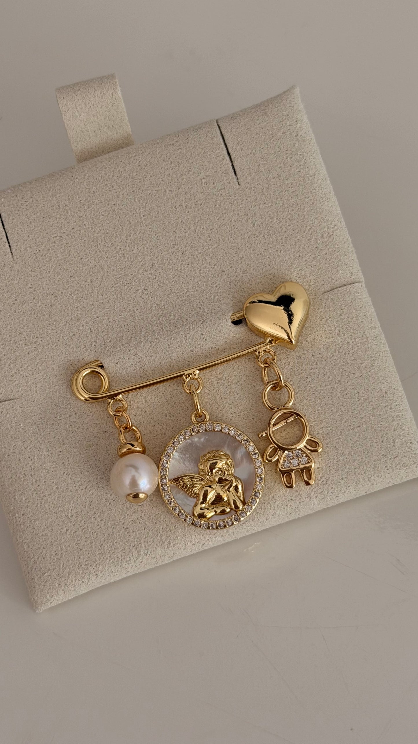 Pearlescent Angel and child in Baby Pin