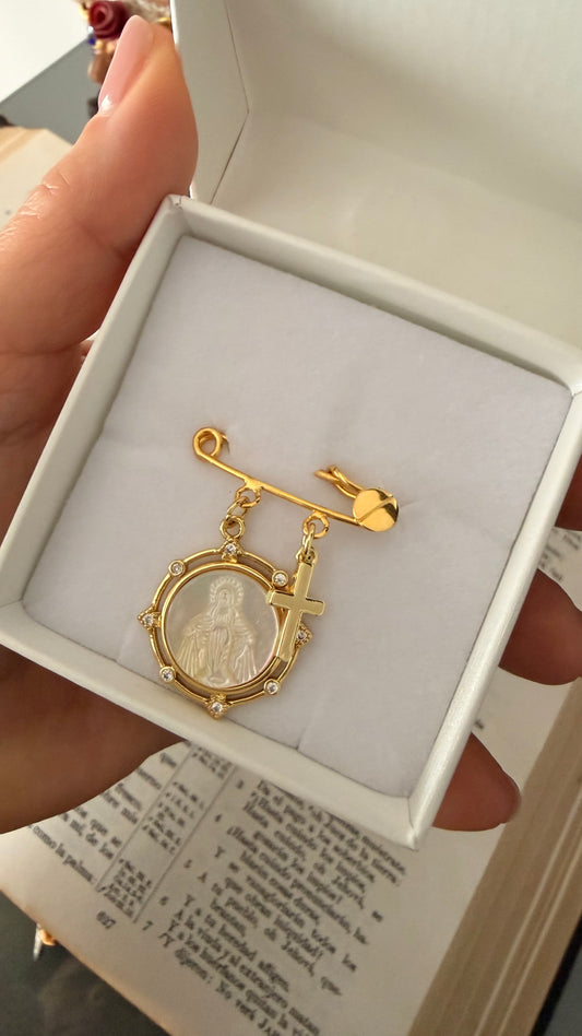 Baby pin Milagrosa
