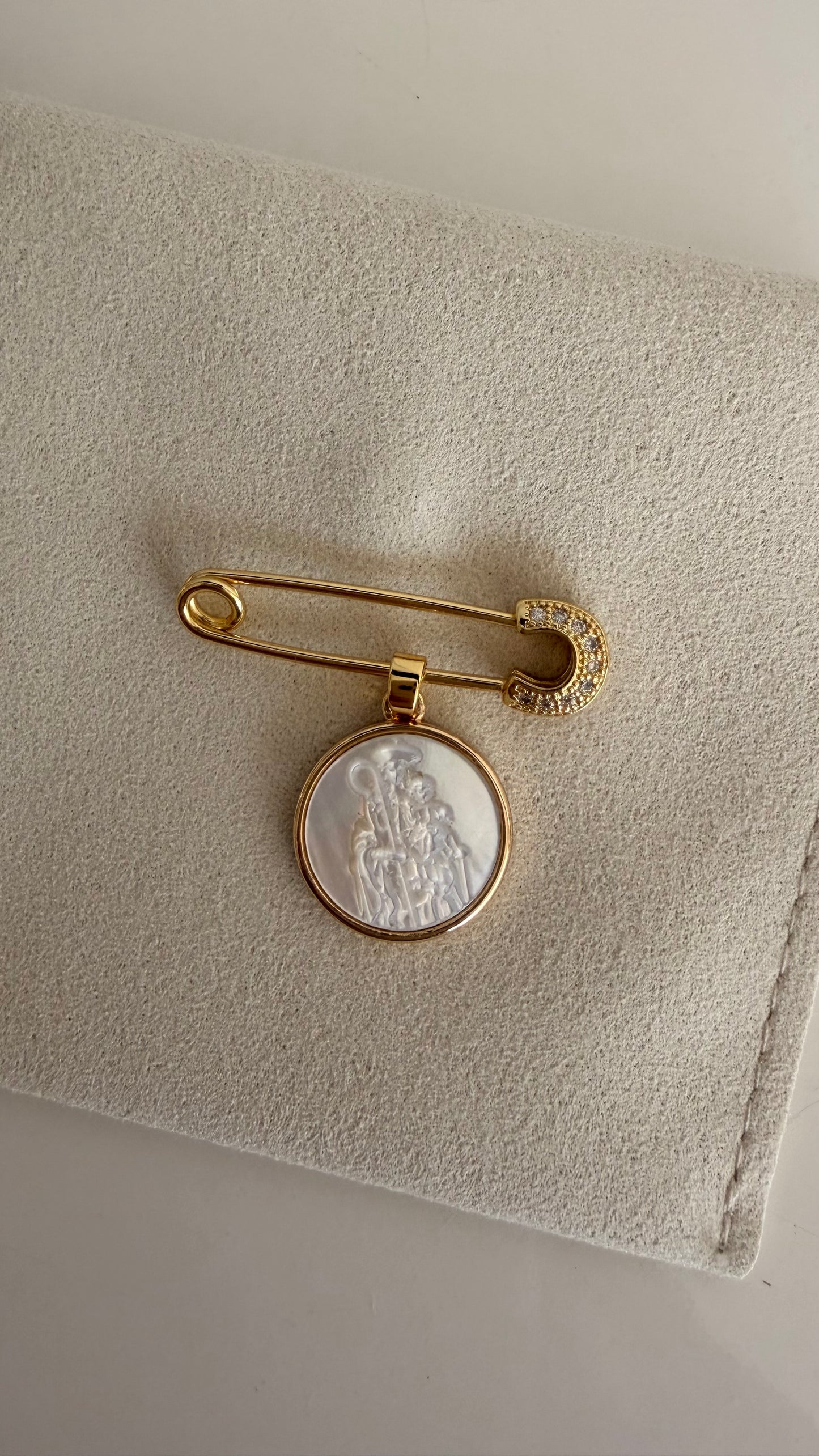 Divina Pastora Baby Pin