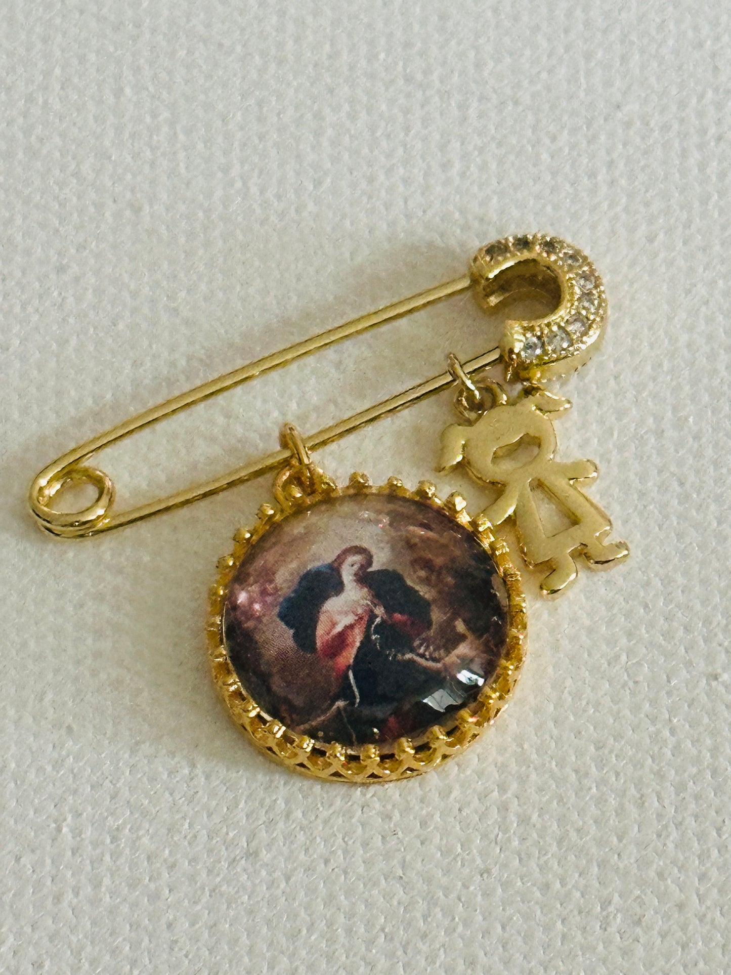 Pin Virgen Desatanudos