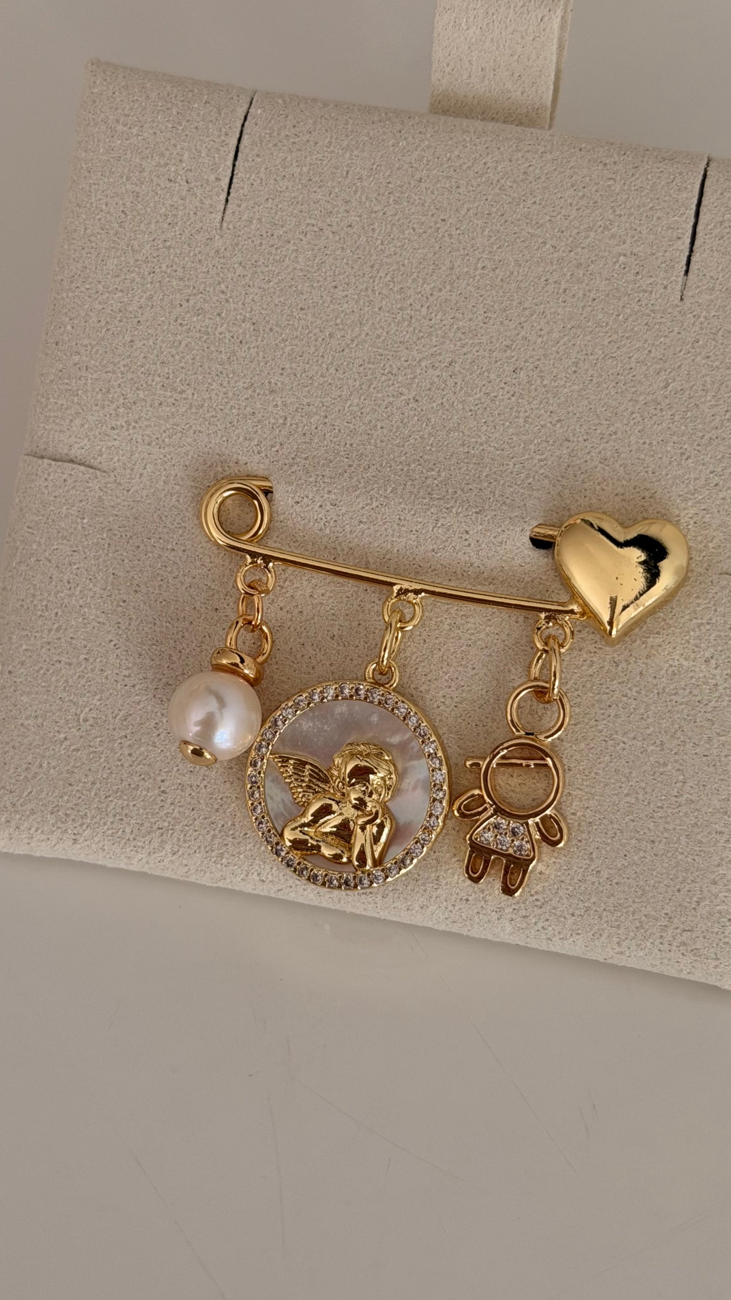 Pearlescent Angel and child in Baby Pin